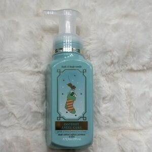 Bath & Body Works Coconut Angel Cake Foaming Hand Soap - Blue